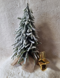 Zasne�en� strom�ek v jute