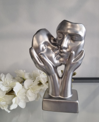 Dekor�cia strieborn� tv�re