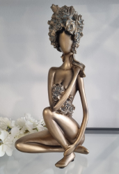 Dekor�cia sediacej �eny Joga 1