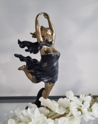 Tancuj�ca �ena ELIZ